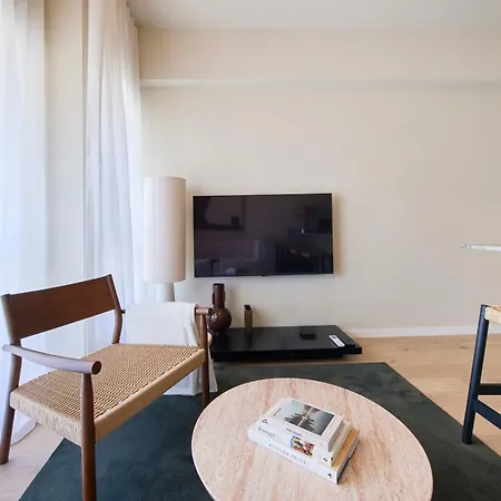 Candido Residences 公寓 *