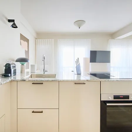 Candido Residences 公寓